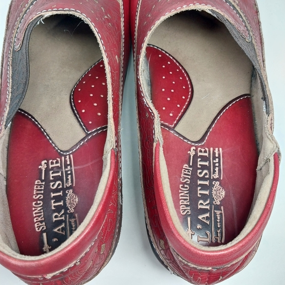 L'Artiste by Spring Step Womens Sz EU 38 US 8 Burbank embossed Red Heeled Clogs - Picture 8 of 14
